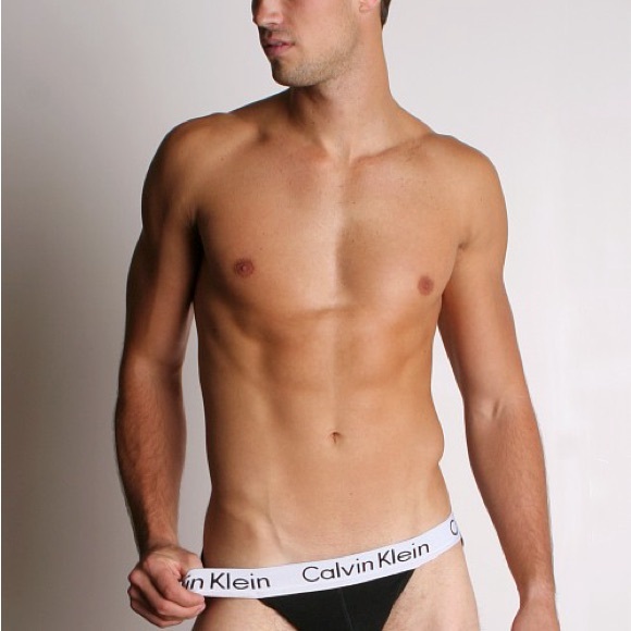 Calvin Klein - Picture 2 of 6
